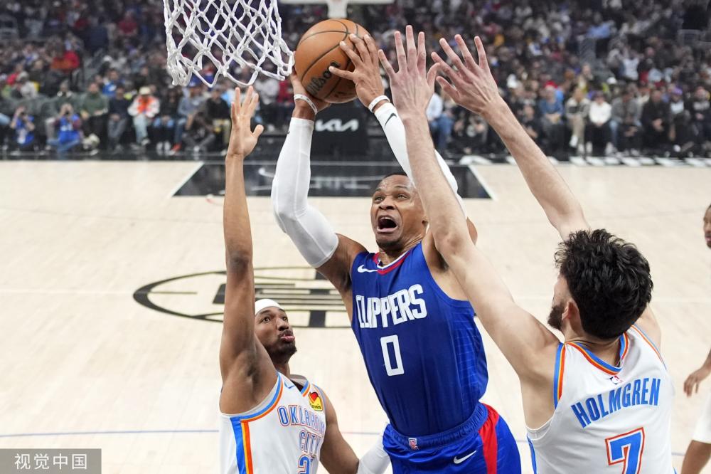 均展现出极 均展现出极