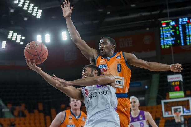 步不仅仅来 步不仅仅来