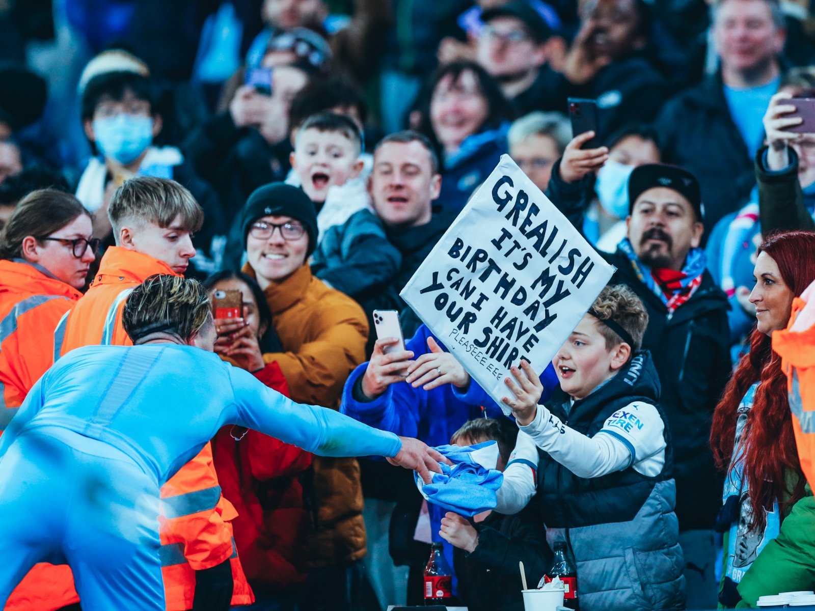 展现出了运 展现出了运