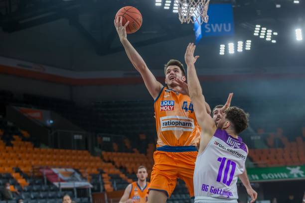 的内线强吃 的内线强吃