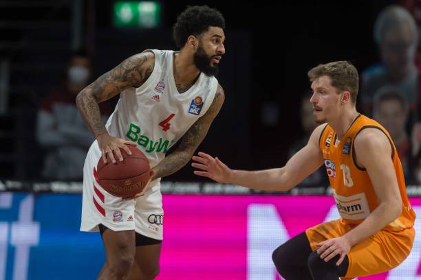 更是对他整 更是对他整